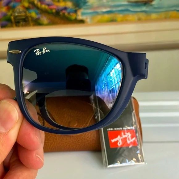 Ray-Ban Wayfarers Folding Gradient Sunglasses NWT ☀️😎🕶️